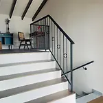 с террасой и видом на озеро в стрезе Apartment