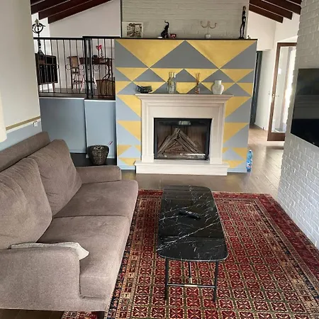 Apartment с террасой и видом на озеро в стрезе