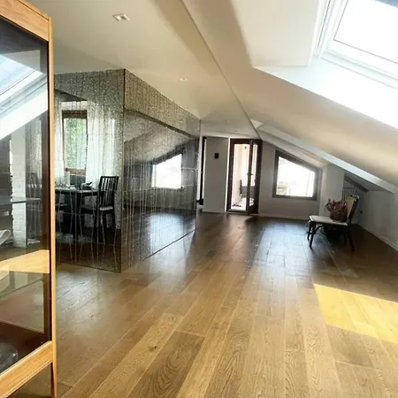 с террасой и видом на озеро в стрезе * Stresa