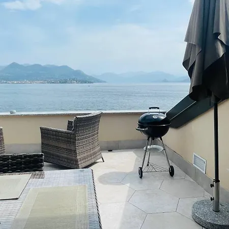 Apartment с террасой и видом на озеро в стрезе Stresa