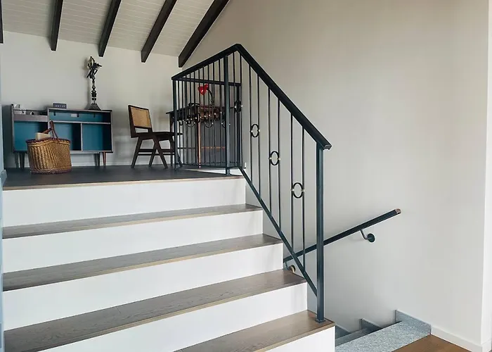 с террасой и видом на озеро в стрезе Appartement