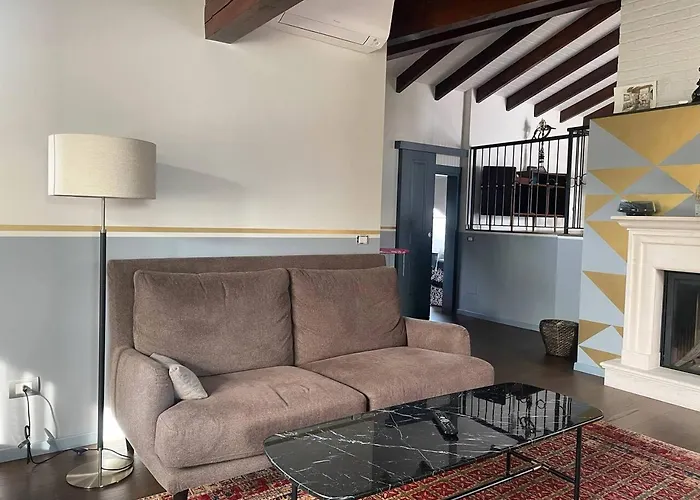 с террасой и видом на озеро в стрезе Appartement *