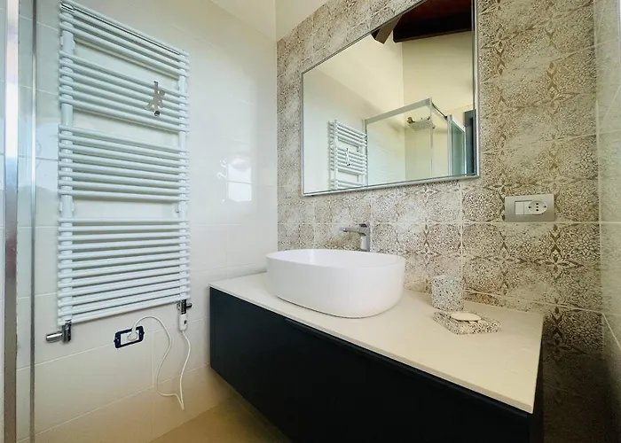 Lägenhet с террасой и видом на озеро в стрезе Stresa