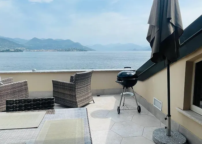 Appartement с террасой и видом на озеро в стрезе Stresa