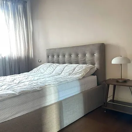 с террасой и видом на озеро в стрезе