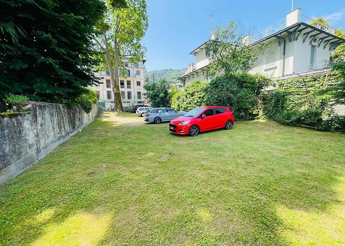 公寓 с террасой и видом на озеро в стрезе *